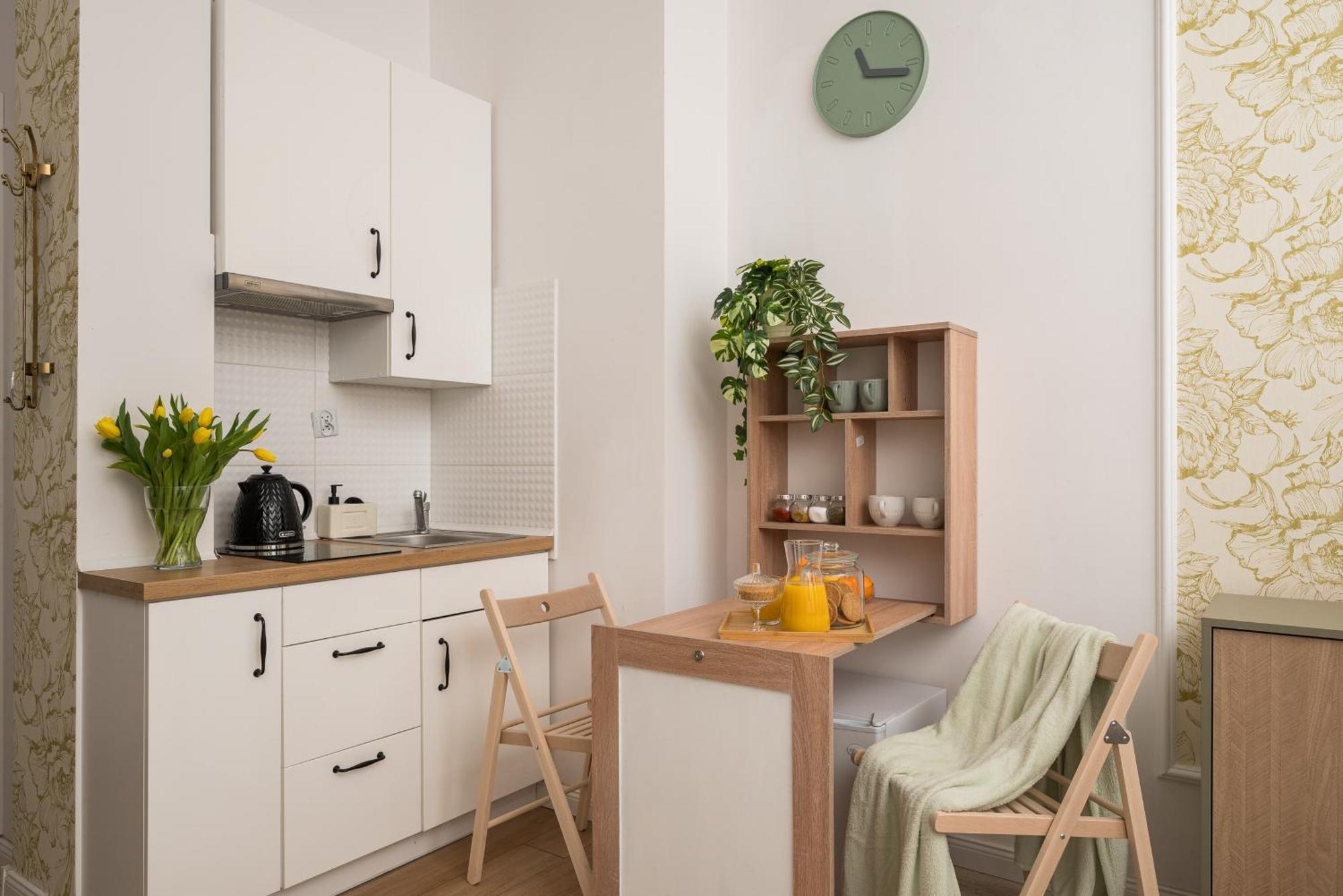 Pink Elephant 2x1br In Historic Tenement House 1 Km From Apartment Warschau