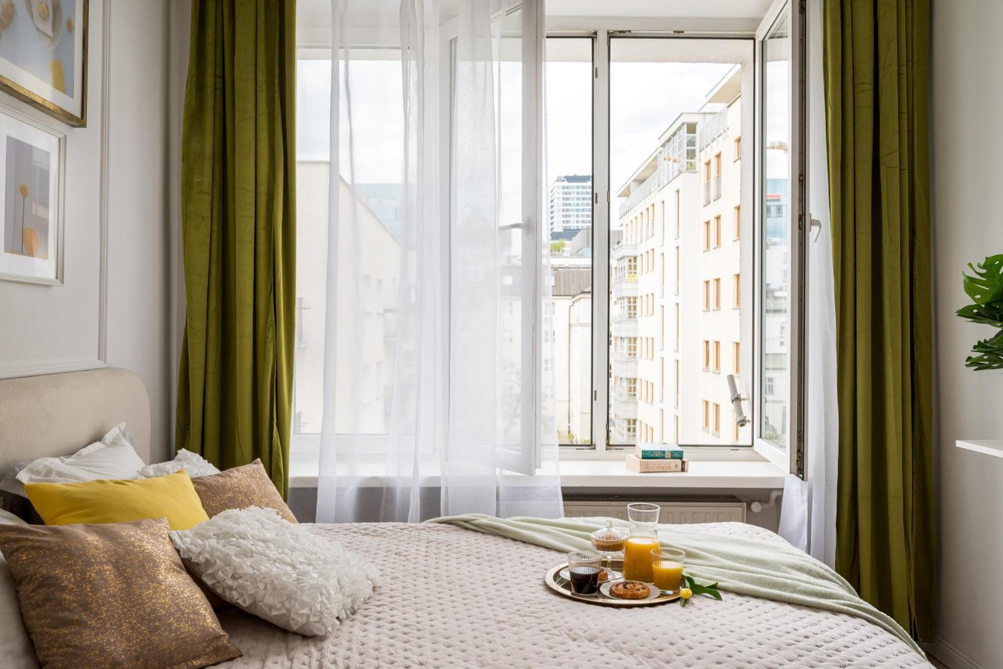Pink Elephant 2x1br In Historic Tenement House 1 Km From Lägenhet