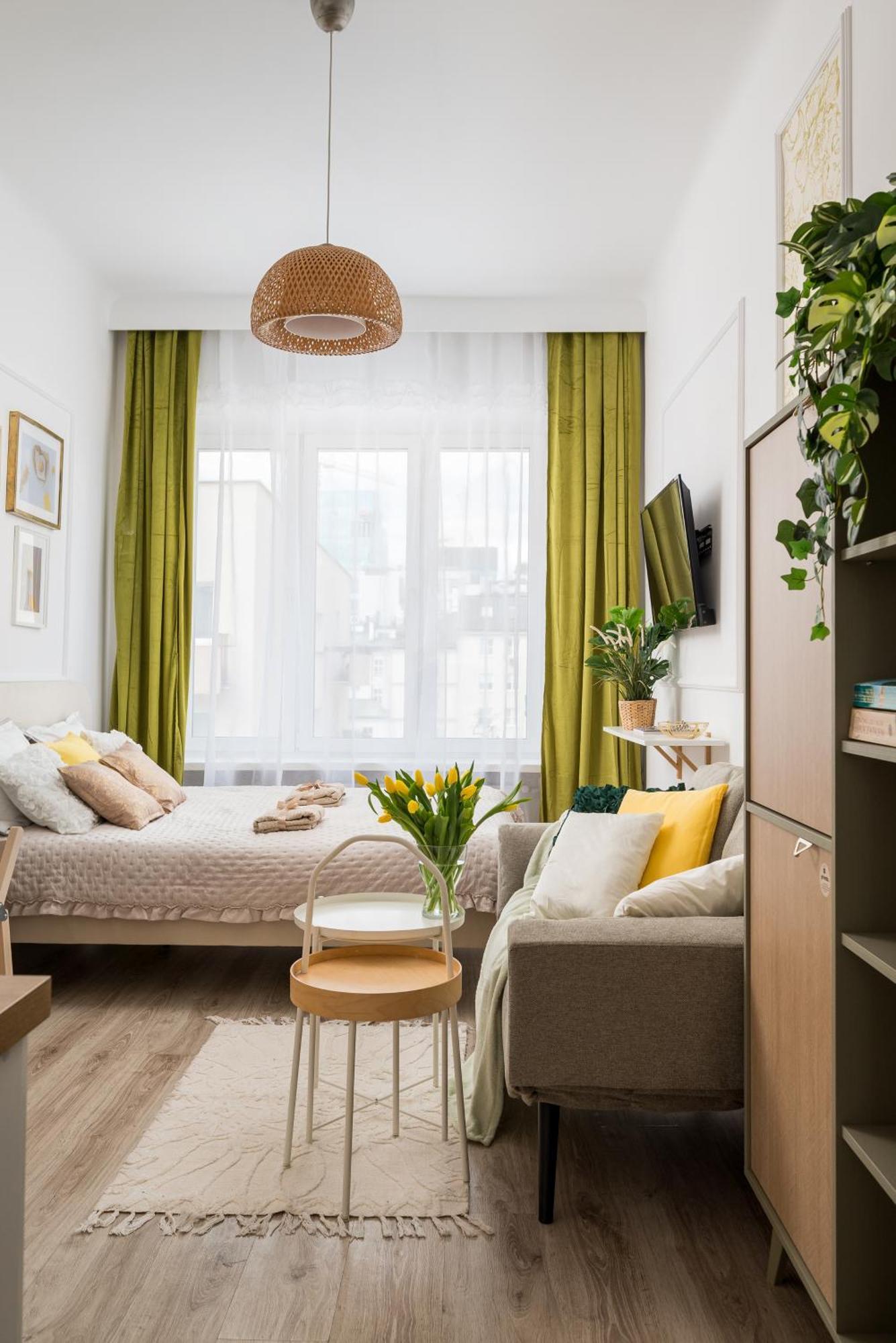 Apartment Pink Elephant 2x1br In Historic Tenement House 1 Km From Warschau