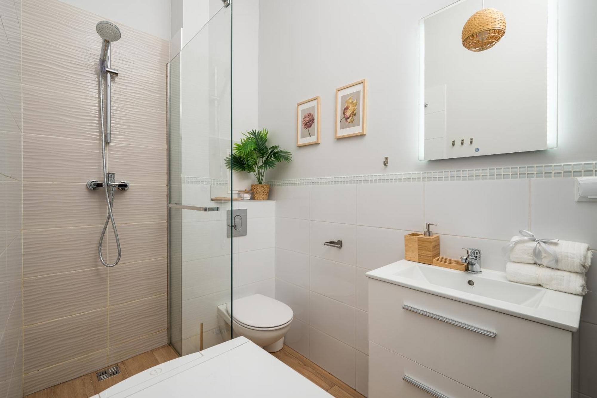 Pink Elephant 2x1br In Historic Tenement House 1 Km From Warschau